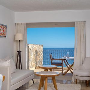 Club Deluxe Sea side King Suite